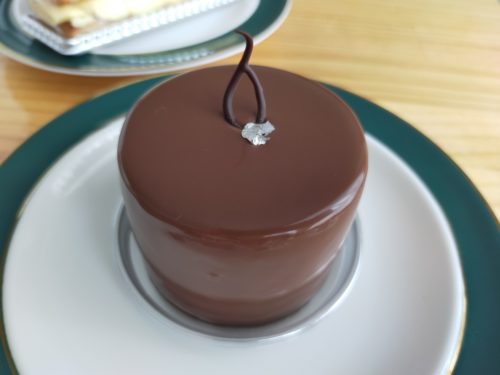 神戸ラヴニューのチョコムースケーキのリーム